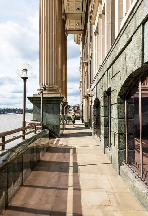 Framed Print : Walking along the North Bank of River Thames, London, England