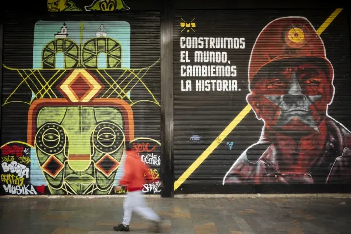 Framed Print : Wall Mural, Bogota, Cundinamarca, Colombia, South America Framed Print : Wall Mural, Bogota, Cundinamarca, Colombia, South America