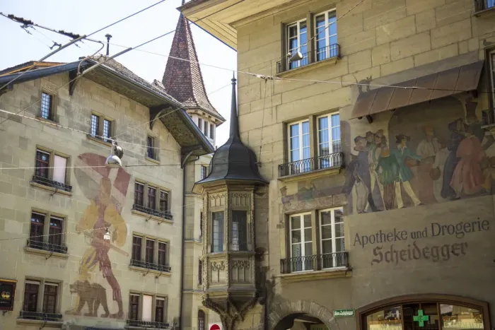 Framed Print : Wall murals on buildings on the Kramgasse, Bern (Berne), Berner Oberland, Switzerland Framed Print : Wall murals on buildings on the Kramgasse, Bern (Berne), Berner Oberland, Switzerland