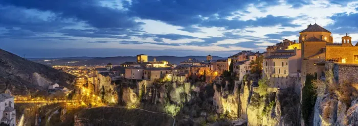 Framed Print : The walled town of Cuenca, a Unesco World Heritage Site. Castilla la Mancha, Spain