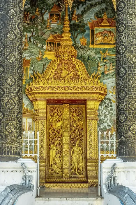 Framed Print : Wat Mahathat, Luang Prabang (ancient capital of Laos on the Mekong river), Laos Framed Print : Wat Mahathat, Luang Prabang (ancient capital of Laos on the Mekong river), Laos