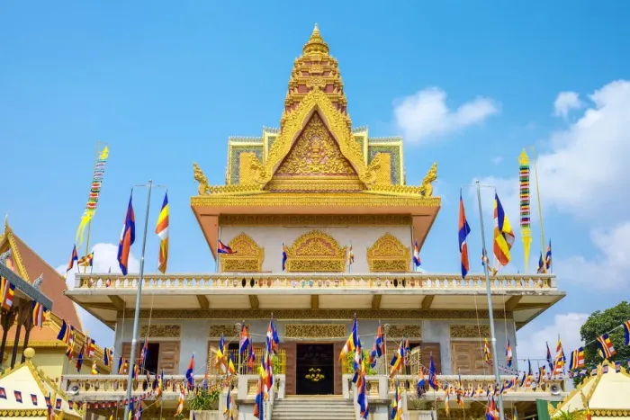 Framed Print : Wat Ounalom, Phnom Penh, Cambodia Framed Print : Wat Ounalom, Phnom Penh, Cambodia