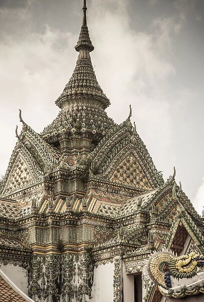Wat Pho (Temple of the Reclining Buddha), Bangkok, Thailand