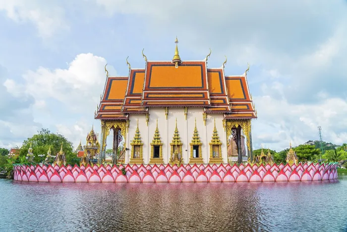 Framed Print : Wat Plai Laem Temple complex, Koh Samui, Surat Thani Province, Thailand Framed Print : Wat Plai Laem Temple complex, Koh Samui, Surat Thani Province, Thailand