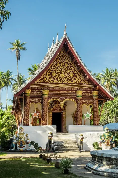 Framed Print : Wat Wisunarat, Luang Prabang (ancient capital of Laos on the Mekong river), Laos Framed Print : Wat Wisunarat, Luang Prabang (ancient capital of Laos on the Mekong river), Laos