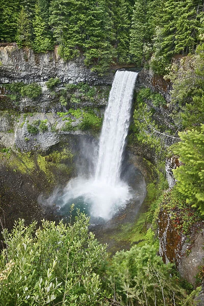 Waterfall Brandywine Falls - Canada, British Columbia, Squamish-Lillooet, Whistler