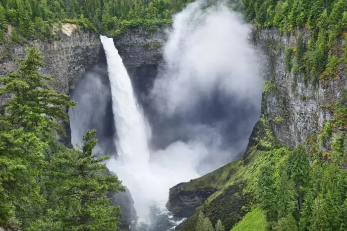 Framed Print : Waterfall Helmcken Falls - Canada, British Columbia, Thompson-Nicola, Clearwater Framed Print : Waterfall Helmcken Falls - Canada, British Columbia, Thompson-Nicola, Clearwater