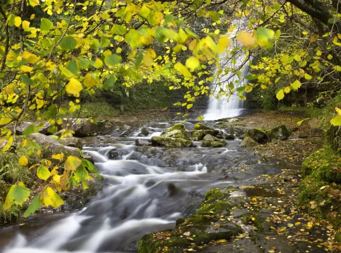 Framed Print : Waterfall on the River Caerfanell at Blaen-y-glyn, Brecon Beacons National Park, Powys