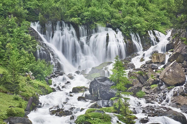 Waterfall Siebenbrunnen - Switzerland, Bern, Obersimmental-Saanen, Obersimmental, Lenk