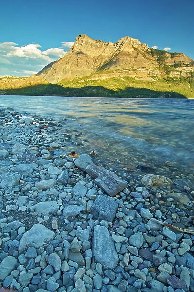 Waterton Lakes and Vimy Peak (Ridge). Vimy Peak is the front range mountain standing east of the townsite in Waterton National Park. Vimy Ridge stretches for three km to the southeast of the peak