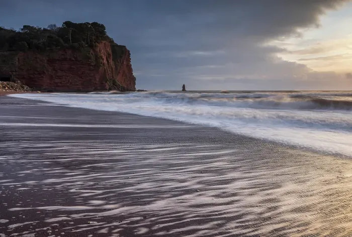Framed Print : Waves breaking on Holcombe Beach at dawn, Teignmouth, Devon, England. Winter (February) 2025 Framed Print : Waves breaking on Holcombe Beach at dawn, Teignmouth, Devon, England. Winter (February) 2025