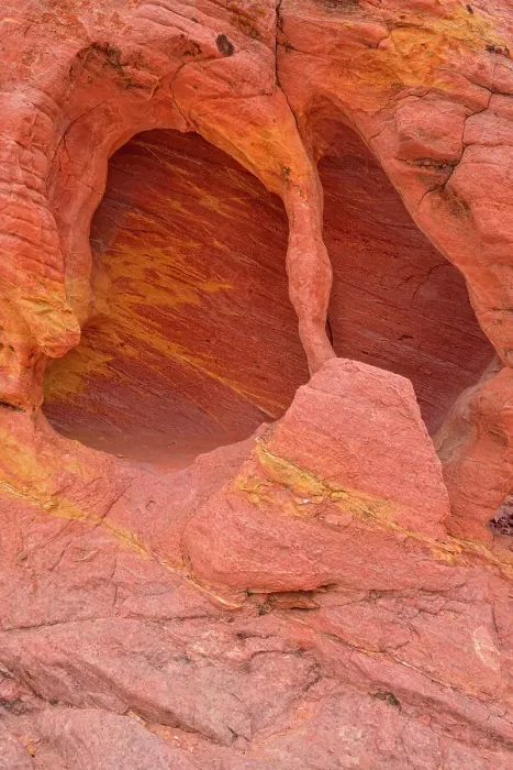 Framed Print : Weathered red rock formations along the White Dome trail, Valley of Fire State Park, Nevada, USA Framed Print : Weathered red rock formations along the White Dome trail, Valley of Fire State Park, Nevada, USA