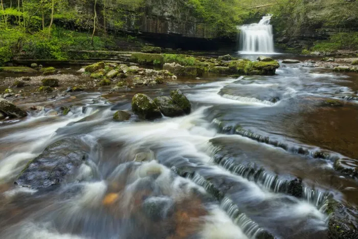 Framed Print : West Burton Falls, Wensleydale, Yorkshire Dales, England