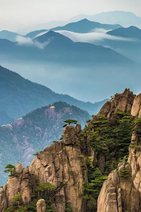 Framed Print : West Sea Canyon at Huangshan (Yellow Mountains), China Framed Print : West Sea Canyon at Huangshan (Yellow Mountains), China