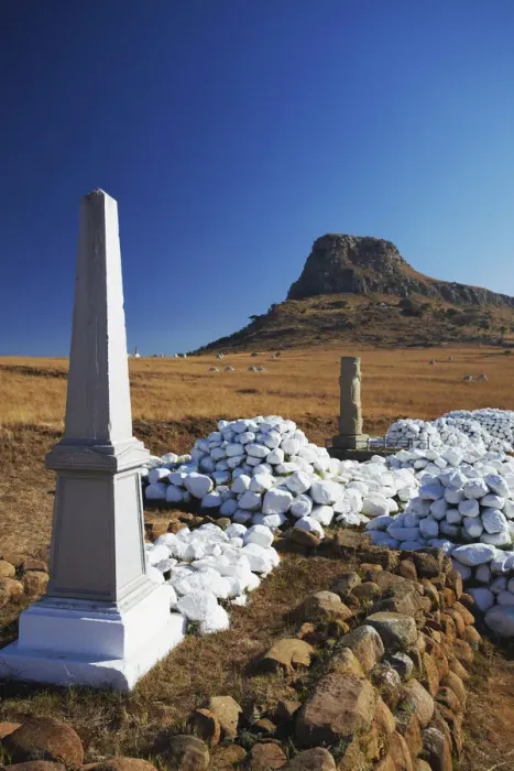 Framed Print : White stone cairns and memorials to British soldiers at Isandlwana, Thukela, KwaZulu-Natal