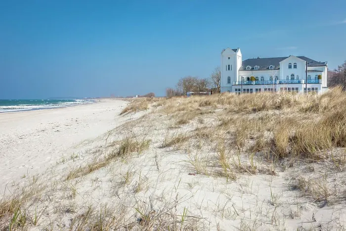 Framed Print : White villa on the beach of Heiligendamm, Mecklenburg-West Pomerania, Baltic Sea, Northern Germany, Germany Framed Print : White villa on the beach of Heiligendamm, Mecklenburg-West Pomerania, Baltic Sea, Northern Germany, Germany