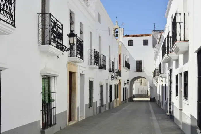 Framed Print : The white washed houses of Olivenza. Extremadura, Spain Framed Print : The white washed houses of Olivenza. Extremadura, Spain