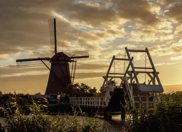 Framed Print : Windmill in Kinderdijk at sunset, UNESCO World Heritage Site, South Holland Framed Print : Windmill in Kinderdijk at sunset, UNESCO World Heritage Site, South Holland