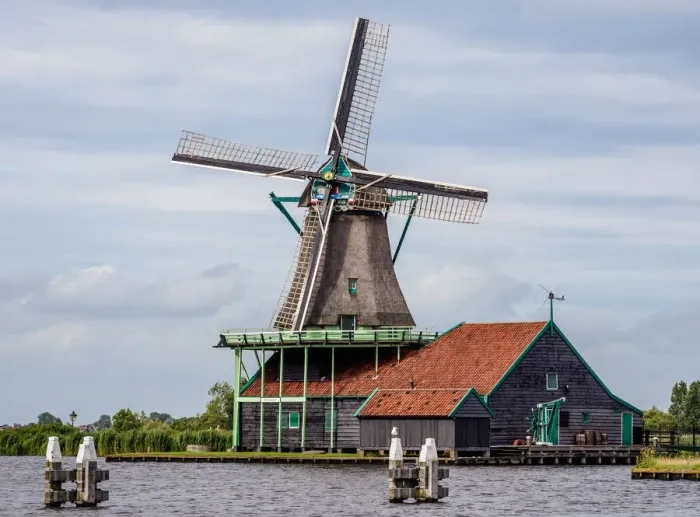 Framed Print : Windmill in Zaanse Schans, Zaandam, North Holland, The Netherlands Framed Print : Windmill in Zaanse Schans, Zaandam, North Holland, The Netherlands