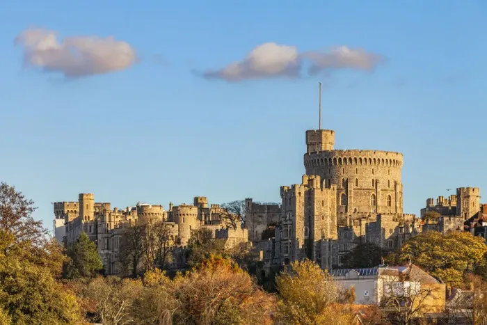 Framed Print : Windsor Castle and River Thames, Windsor, Berkshire, United Kingdom Framed Print : Windsor Castle and River Thames, Windsor, Berkshire, United Kingdom