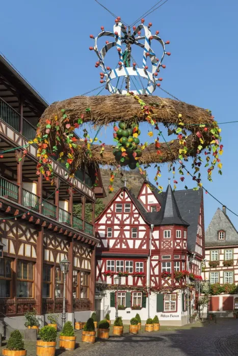 Framed Print : Wine Tavern Altes Haus, Old Market Square, Bacharach, Rhine Valley, Rhineland-Palatinate, Germany