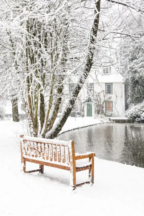 Framed Print : Winter views towards Laurel Farmhouse, built in 1650, Totteridge, London, England Framed Print : Winter views towards Laurel Farmhouse, built in 1650, Totteridge, London, England