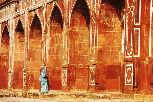 Woman & Arches of Humayuns Tomb, New Delhi, India