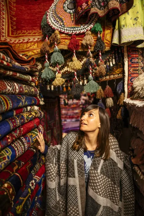 Framed Print : Woman in a carpet market shop in Goreme, Cappadocia, Central Anatolia, Turkey. (MR) Framed Print : Woman in a carpet market shop in Goreme, Cappadocia, Central Anatolia, Turkey. (MR)