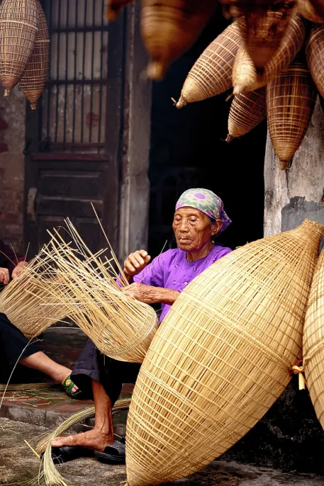 Framed Print : Woman making traditional bamboo fish traps, Hanoi, Vietnam. (MR) Framed Print : Woman making traditional bamboo fish traps, Hanoi, Vietnam. (MR)