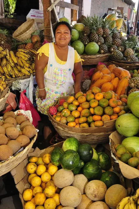 Framed Print : Woman selling fruit at a market in Esteli, Nicaragua, Central America Framed Print : Woman selling fruit at a market in Esteli, Nicaragua, Central America