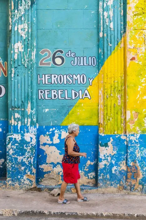 Framed Print : Woman walking in La Habana Vieja (Old Town), Havana, Cuba Framed Print : Woman walking in La Habana Vieja (Old Town), Havana, Cuba