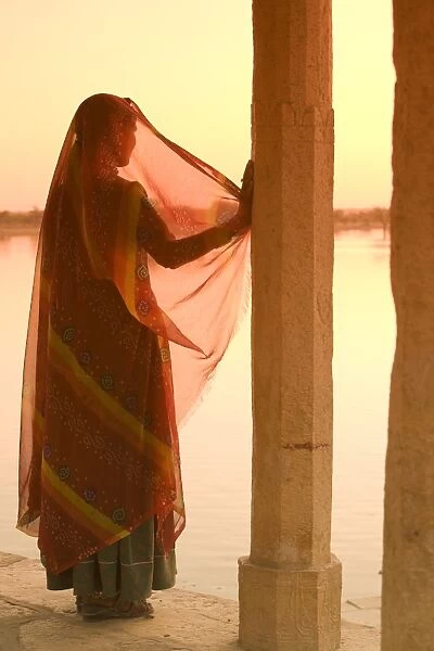 Woman wearing Sari, Jaisalmer, Rajasthan, India