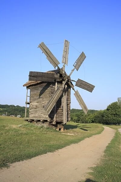 Wooden windmill, Pirogovo (Pyrohiv), Open air museum of national architecture