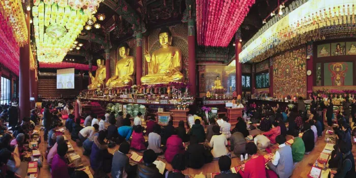 Framed Print : Worshippers inside Joyesa Temple, Jongno-gu district, Seoul, South Korea Framed Print : Worshippers inside Joyesa Temple, Jongno-gu district, Seoul, South Korea