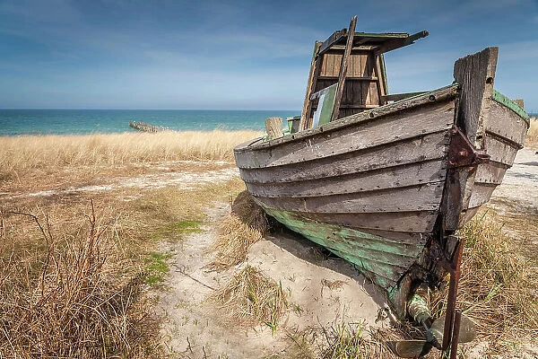 Wreck of a fishing boat on the beach of Zingst, Mecklenburg-Western Pomerania, Baltic Sea, Northern Germany, Germany