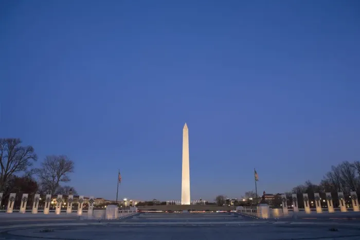 Framed Print : WWII Memorial and Washington Monument, Washington DC, USA Framed Print : WWII Memorial and Washington Monument, Washington DC, USA