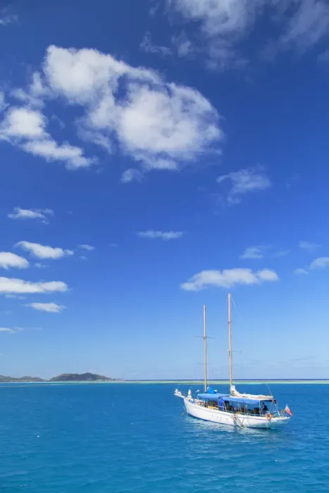 Framed Print : Yacht in lagoon with Malolo Island, Mamanuca Islands, Fiji Framed Print : Yacht in lagoon with Malolo Island, Mamanuca Islands, Fiji