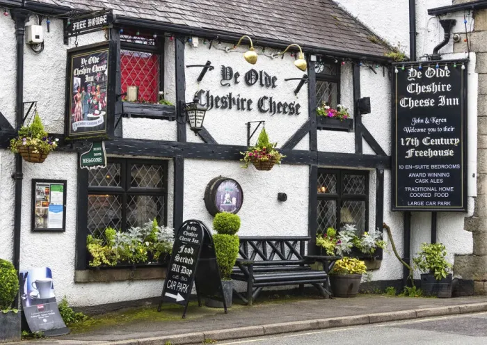 Framed Print : Ye Olde Cheshire Cheese Inn, traditional 17th century coaching inn in Castleton Framed Print : Ye Olde Cheshire Cheese Inn, traditional 17th century coaching inn in Castleton