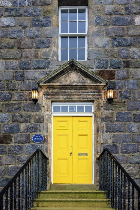Framed Print : Yellow door to the Warld's End (World's End), the oldest house in Fraserburgh, Aberdeenshire, Scotland