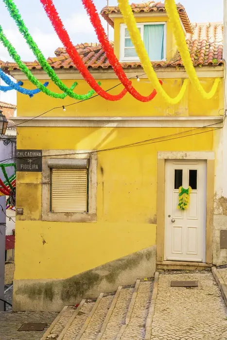 Framed Print : A yellow house in Alfama, Lisbon, Portugal, Europe Framed Print : A yellow house in Alfama, Lisbon, Portugal, Europe