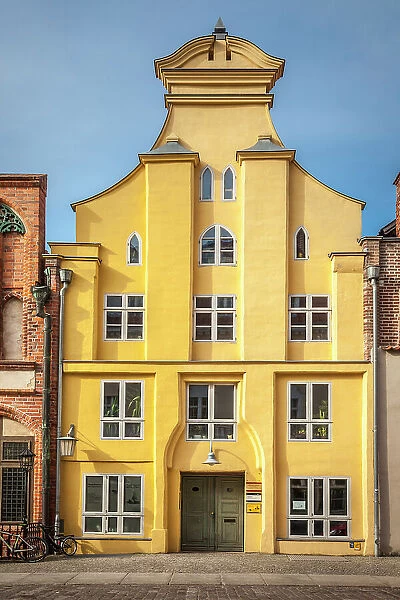 Yellow house in the historic old town of Stralsund, Mecklenburg-West Pomerania, Baltic Sea, Northern Germany, Germany