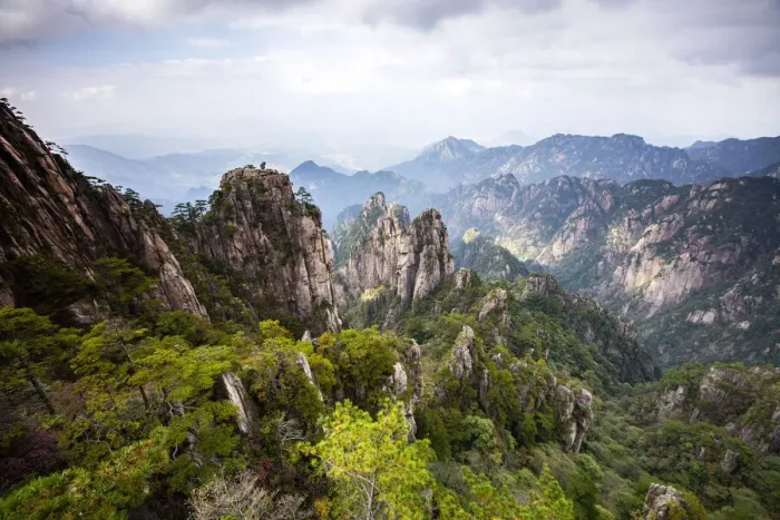 Framed Print : Yellow Mountains, Huangshan, Anhui, China (UNESCO World Heritage Site) Framed Print : Yellow Mountains, Huangshan, Anhui, China (UNESCO World Heritage Site)