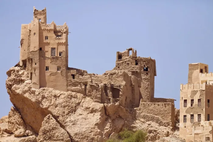Framed Print : Yemen, Hadhramaut, Wadi Do an. Traditional buildings at the side of the Wadi Framed Print : Yemen, Hadhramaut, Wadi Do an. Traditional buildings at the side of the Wadi