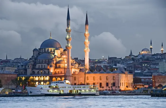Framed Print : Yeni Camii, the great mosque near the Golden Horn. Istanbul, Turkey