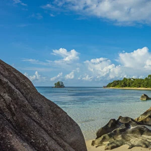 Africa, Seychelles, La Digue. Anse Source d Argent with its iconic granite formations