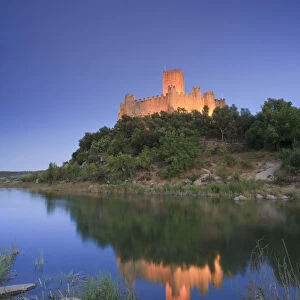 Almourol Castle, set on a island on Rio Tejo, Ribatejo Province, Portugal