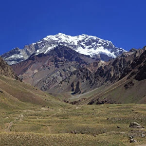 Argentina, Mendoza, Aconcagua Pronvicial Park, Mt Aconcagua (6692m tallest mountain