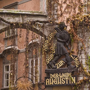Austria, Vienna, monument to Der Liebe Augustin, Markus Augustin, once-popular Vienese