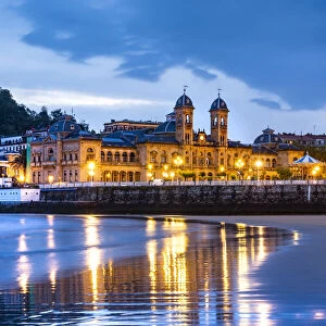 Bahia de la Concha and city Hall by night. San Sebastian, Cantabrian region, Basque Country, Spain