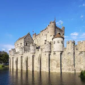 Belgum, Vlaanderen (Flanders), Ghent (Gent). Het Gravensteen castle on the Leie River